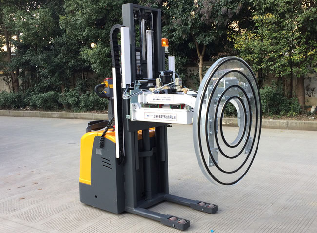 機(jī)械手廠家|卷料搬運(yùn)車(chē)